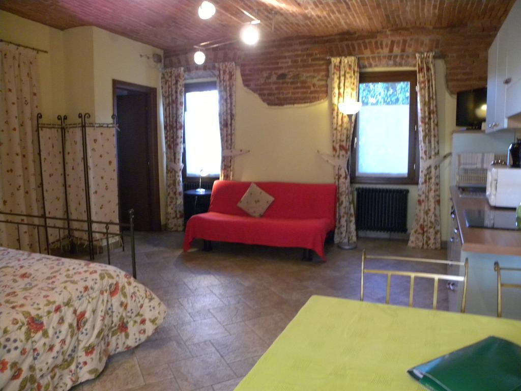 Agriturismo Fano'S Farm Suno Zimmer foto