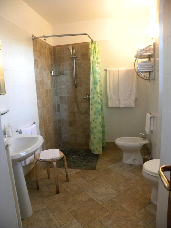 Agriturismo Fano'S Farm Suno Zimmer foto