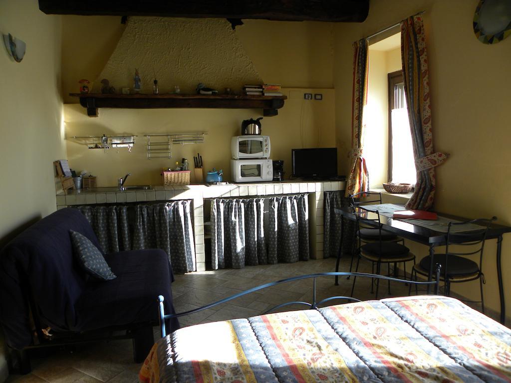Agriturismo Fano'S Farm Suno Zimmer foto