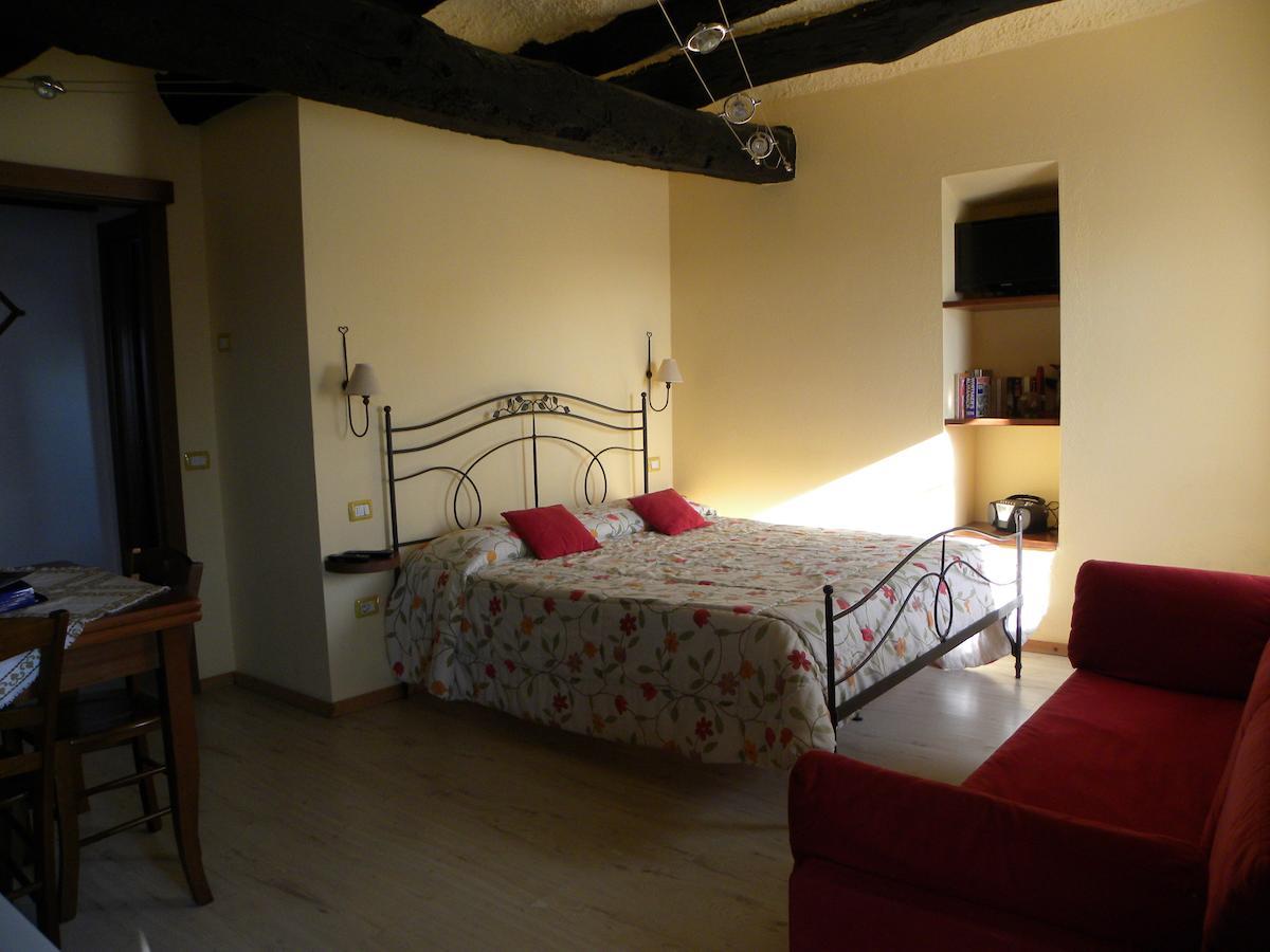 Agriturismo Fano'S Farm Suno Zimmer foto